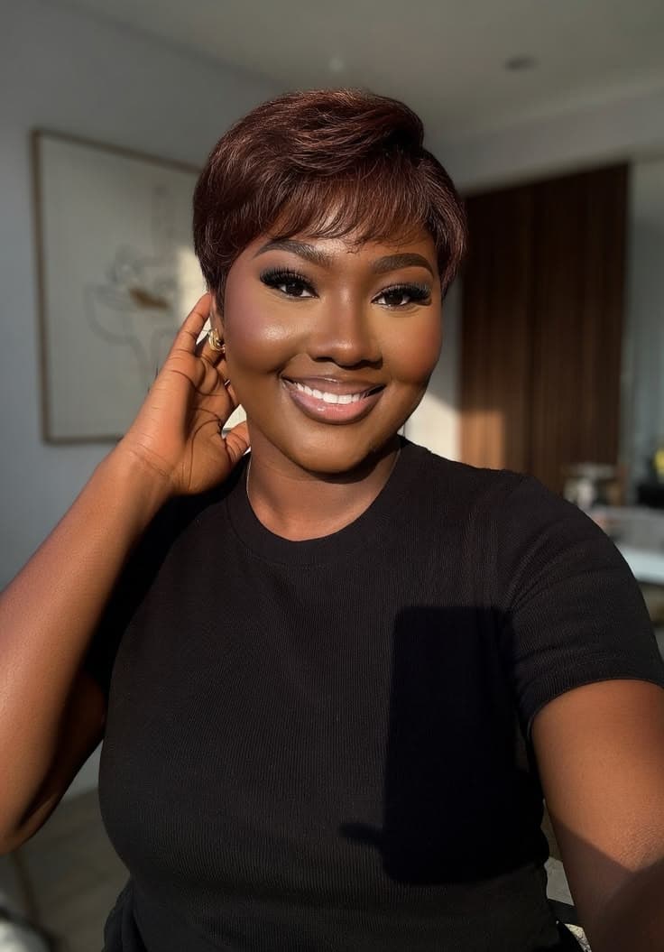 Fringe Short Wig 100% human hair - 1B/4